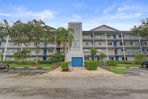 Condominio en venta en Pembroke Pines, Florida, 2 dormitorios, 140 m2 № 1920664 - foto 3
