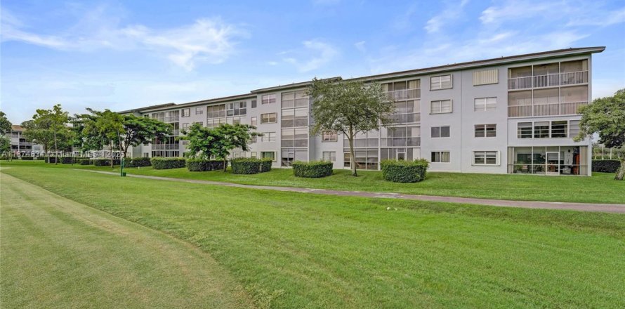 Condominio en Pembroke Pines, Florida, 2 dormitorios  № 1920664