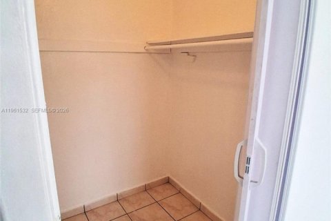 Снять в аренду кондоминиум в Майами-Бич, Флорида 1 спальня, 59.18м2, № 2023393 - фото 19