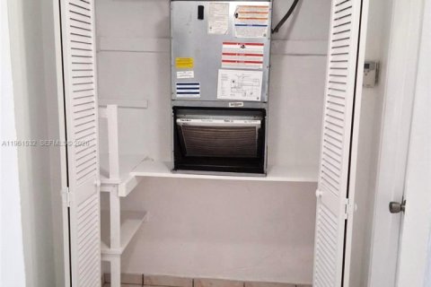 Снять в аренду кондоминиум в Майами-Бич, Флорида 1 спальня, 59.18м2, № 2023393 - фото 15