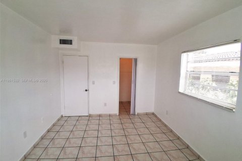 Снять в аренду кондоминиум в Майами-Бич, Флорида 1 спальня, 59.18м2, № 2023393 - фото 17