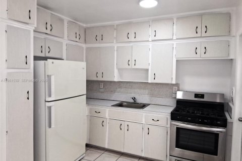 Снять в аренду кондоминиум в Майами-Бич, Флорида 1 спальня, 59.18м2, № 2023393 - фото 13