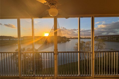 Condominio en venta en Pembroke Pines, Florida, 2 dormitorios, 140 m2 № 1935951 - foto 16