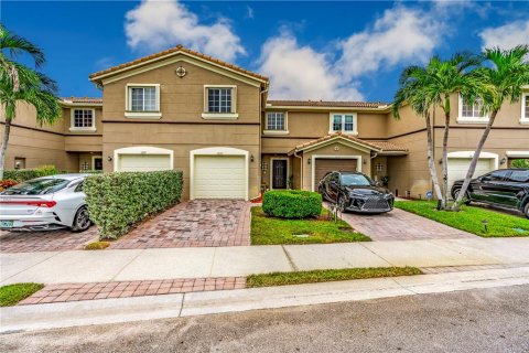 Touwnhouse à Saint Lucie, Floride 3 chambres, 139.35 m2 № 2400034
