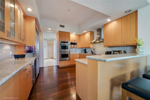 Купить кондоминиум в Корал-Гейблс, Флорида 3 спальни, 261.43м2, № 2068643 - фото 5