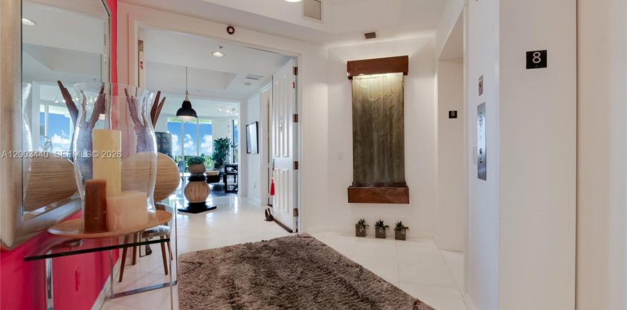 Кондоминиум с 3 спальнями в Корал-Гейблс, Флорида № 2068643