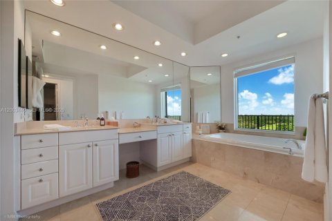 Купить кондоминиум в Корал-Гейблс, Флорида 3 спальни, 261.43м2, № 2068643 - фото 11