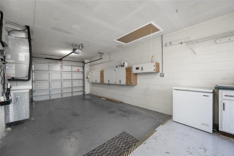 Condo in Seminole, Florida, 2 bedrooms № 2239551 - photo 16
