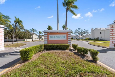 Condo in Seminole, Florida, 2 bedrooms № 2239551 - photo 23