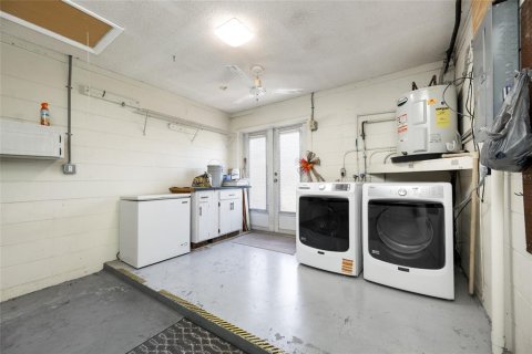 Condo in Seminole, Florida, 2 bedrooms № 2239551 - photo 17