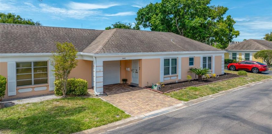 Condo in Seminole, Florida, 2 bedrooms № 2239551