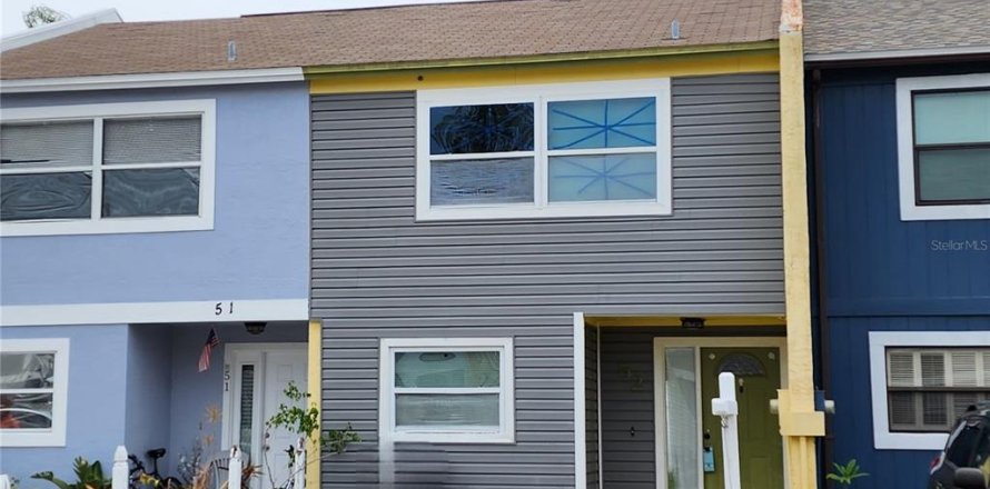 Townhouse in Largo, Florida 2 bedrooms, 97.36 sq.m. № 1765309