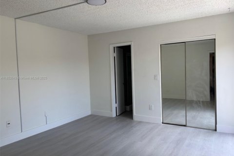 Touwnhouse à louer à Hialeah, Floride: 2 chambres, 135.82 m2 № 1877669 - photo 7