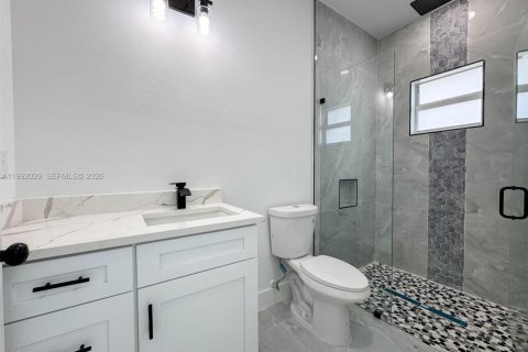 House in Lehigh Acres, Florida 4 bedrooms, 159.7 sq.m. № 2187823 - photo 21