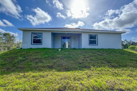 House in Lehigh Acres, Florida 4 bedrooms, 159.7 sq.m. № 2187823 - photo 28