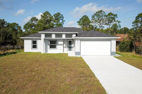 House in Lehigh Acres, Florida 4 bedrooms, 159.7 sq.m. № 2187823 - photo 3