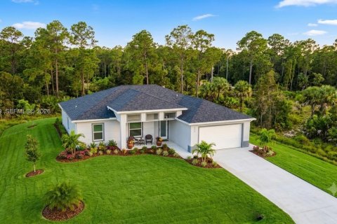 House in Lehigh Acres, Florida 4 bedrooms, 159.7 sq.m. № 2187823 - photo 2
