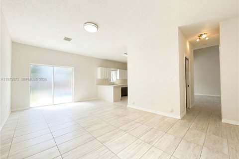 Купить виллу или дом в Хомстед, Флорида 3 спальни, 178.28м2, № 2036469 - фото 14