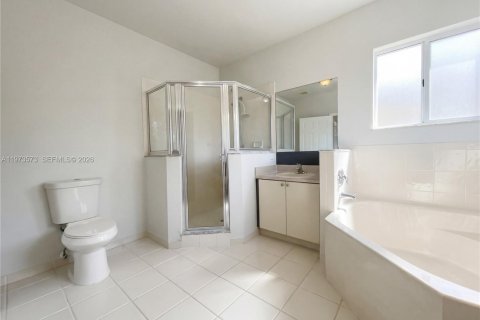 Купить виллу или дом в Хомстед, Флорида 3 спальни, 178.28м2, № 2036469 - фото 6