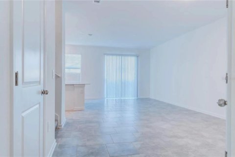 Touwnhouse à vendre à Davenport, Floride: 3 chambres, 161.46 m2 № 1733822 - photo 3