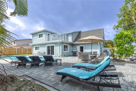 House in Pompano Beach, Florida 5 bedrooms, 244.98 sq.m. № 2081969 - photo 7
