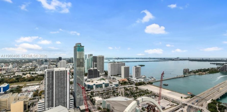 Кондоминиум с 2 спальнями в Майами, Флорида № 2027723