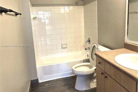 Condominio en alquiler en Boynton Beach, Florida, 3 dormitorios, 114.55 m2 № 1887792 - foto 17