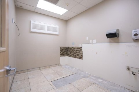 Immobilier commercial à vendre à Beverly Hills, Floride: 360.65 m2 № 2279808 - photo 17