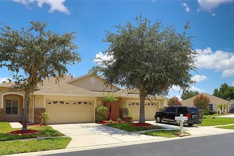 Villa ou maison à vendre à Wesley Chapel, Floride: 2 chambres, 135.08 m2 № 2234707 - photo 4