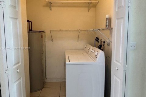 House in Miami, Florida 3 bedrooms, 116.31 sq.m. № 2087293 - photo 5