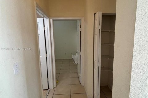 House in Miami, Florida 3 bedrooms, 116.31 sq.m. № 2087293 - photo 3