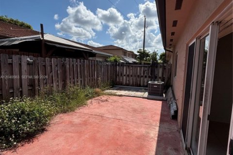 House in Miami, Florida 3 bedrooms, 116.31 sq.m. № 2087293 - photo 12