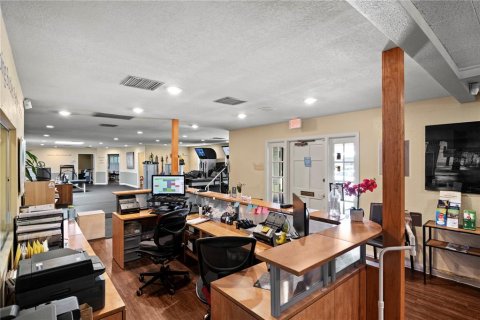 Commercial property in Saint Petersburg, Florida 537.35 sq.m. № 1722168 - photo 22