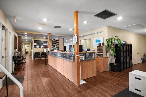 Commercial property in Saint Petersburg, Florida 537.35 sq.m. № 1722168 - photo 4