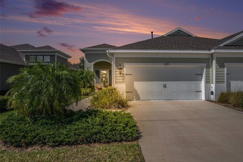 House in Fish Hawk, Florida 2 bedrooms, 141.68 sq.m. № 1644808 - photo 1