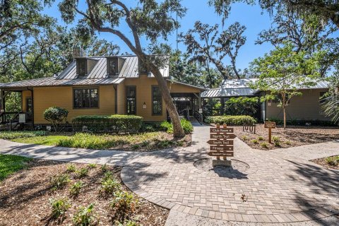 House in Fish Hawk, Florida 2 bedrooms, 141.68 sq.m. № 1644808 - photo 27