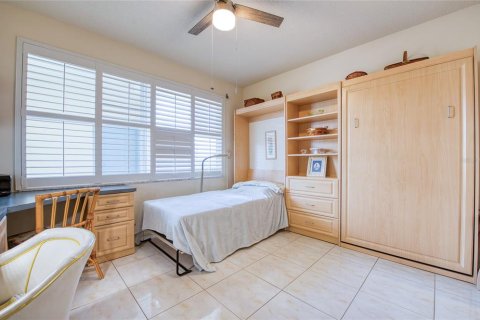 Condo in South Pasadena, Florida, 2 bedrooms № 2151910 - photo 24