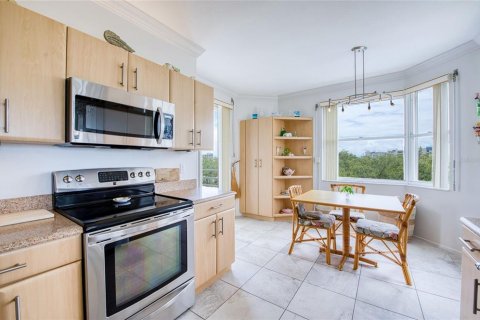 Condo in South Pasadena, Florida, 2 bedrooms № 2151910 - photo 10