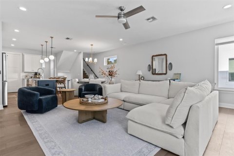 Adosado en venta en Tampa, Florida, 3 dormitorios, 197.97 m2 № 2195860 - foto 7