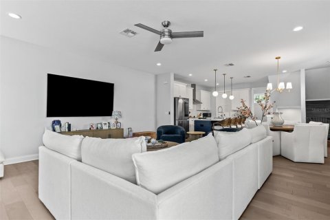 Adosado en venta en Tampa, Florida, 3 dormitorios, 197.97 m2 № 2195860 - foto 8