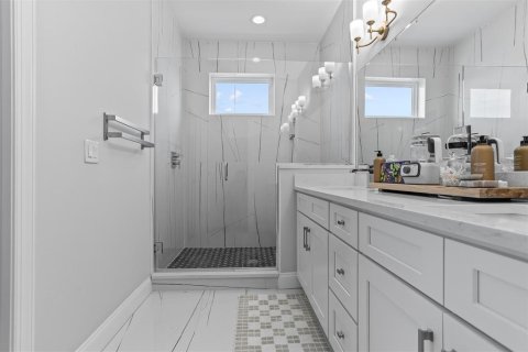 Adosado en venta en Tampa, Florida, 3 dormitorios, 197.97 m2 № 2195860 - foto 11