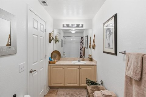 Touwnhouse à vendre à Tampa, Floride: 3 chambres, 172.33 m2 № 2416302 - photo 17