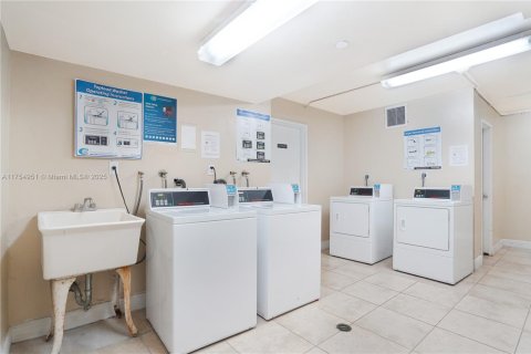 Apartamento en alquiler en Miami Beach, Florida, 2 dormitorios, 148.64 m2 № 1738332 - foto 6