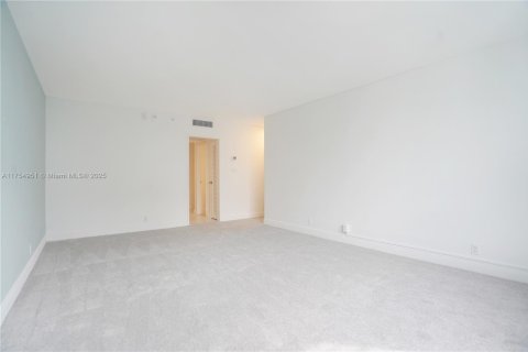 Apartamento en alquiler en Miami Beach, Florida, 2 dormitorios, 148.64 m2 № 1738332 - foto 9
