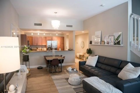 Condominio en venta en Miami, Florida, 1 dormitorio, 106.09 m2 № 1989927 - foto 14