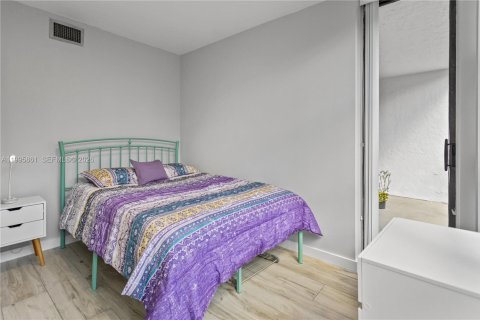 Copropriété à vendre à Hallandale Beach, Floride: 2 chambres, 99.87 m2 № 2063413 - photo 7
