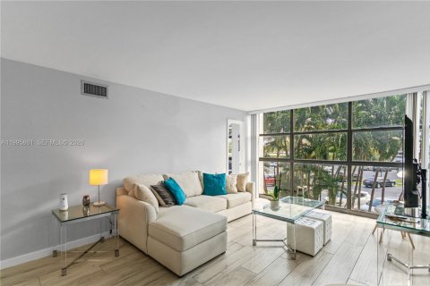 Copropriété à vendre à Hallandale Beach, Floride: 2 chambres, 99.87 m2 № 2063413 - photo 4