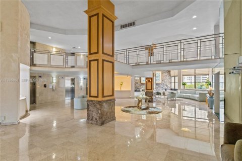 Copropriété à vendre à Hallandale Beach, Floride: 2 chambres, 99.87 m2 № 2063413 - photo 24