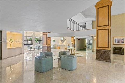 Copropriété à vendre à Hallandale Beach, Floride: 2 chambres, 99.87 m2 № 2063413 - photo 23