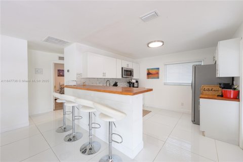 Casa en alquiler en Dania Beach, Florida, 2 dormitorios, 156.45 m2 № 2054789 - foto 14